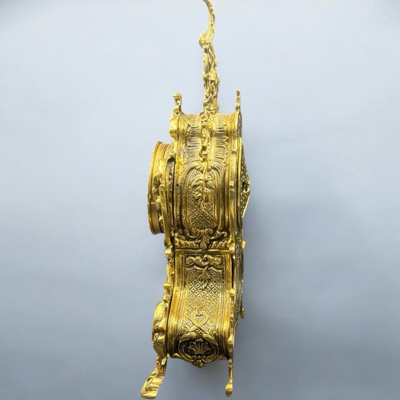 Vintage 1970s Gold-Plated Solid Brass Table ClockElegant & Functional Showpiece. - Picture 4 of 10